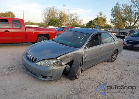 2005 Toyota Camry Xle V6 z USA, uszkodzony, nr VIN 4T1BF30K95U613997